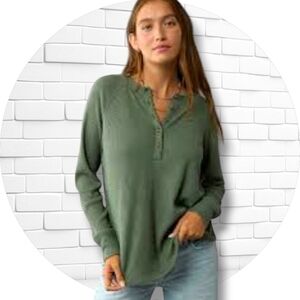 🔥Nwt AE Military Green Plush Henly Thermal Top Sz L